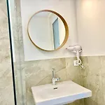 Modern Stylish With Balcony Near Scs Appartamento