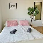 Modern Stylish With Balcony Near Scs Lejlighed Wiener Neudorf