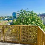 Lejlighed Modern Stylish With Balcony Near Scs