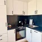 Modern Stylish With Balcony Near Scs Lejlighed *