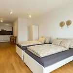 Modern Stylish With Balcony Near Scs Wiener Neudorf
