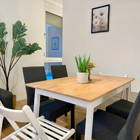 Modern Stylish With Balcony Near Scs Appartement