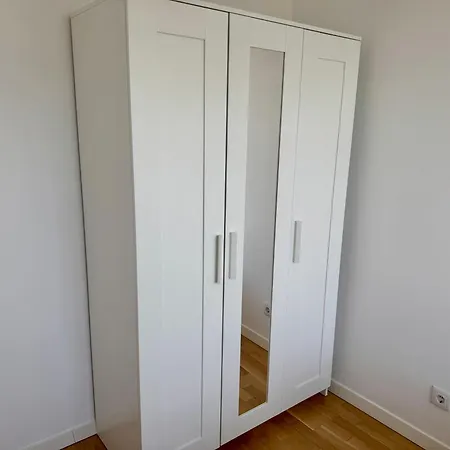 Modern Stylish With Balcony Near Scs Apartman