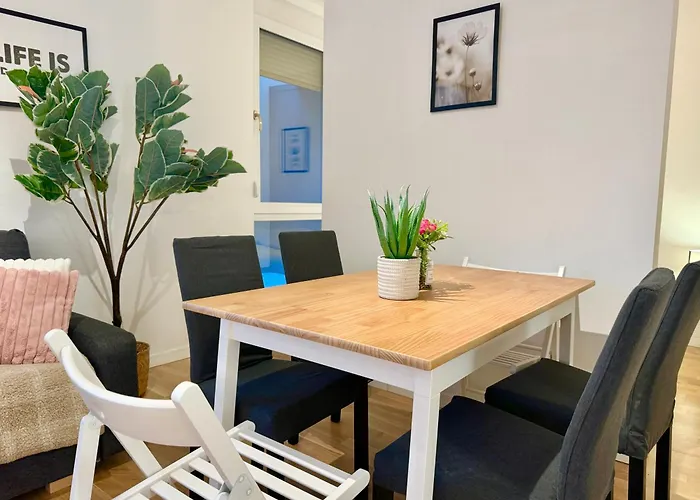 Modern Stylish With Balcony Near Scs Appartement