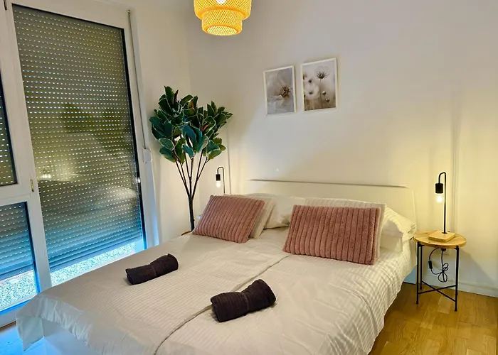 Apartman Modern Stylish With Balcony Near Scs