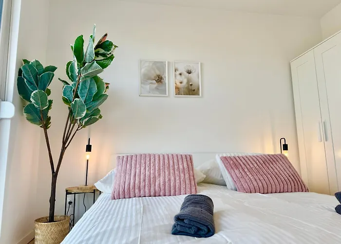 Modern Stylish With Balcony Near Scs Apartman Wiener Neudorf