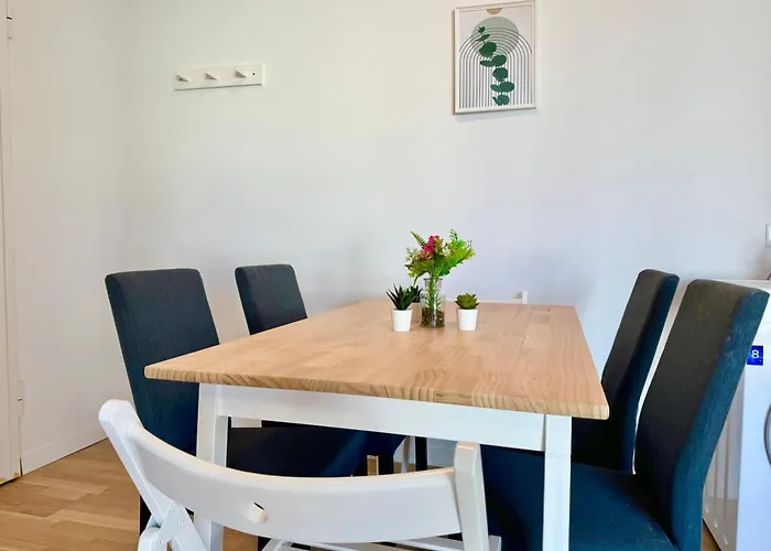 Modern Stylish With Balcony Near Scs *