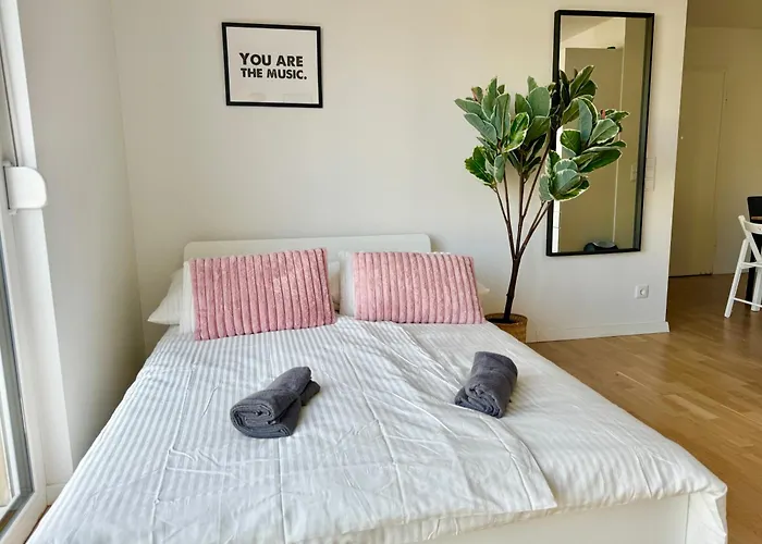 Modern Stylish With Balcony Near Scs Appartement Wiener Neudorf