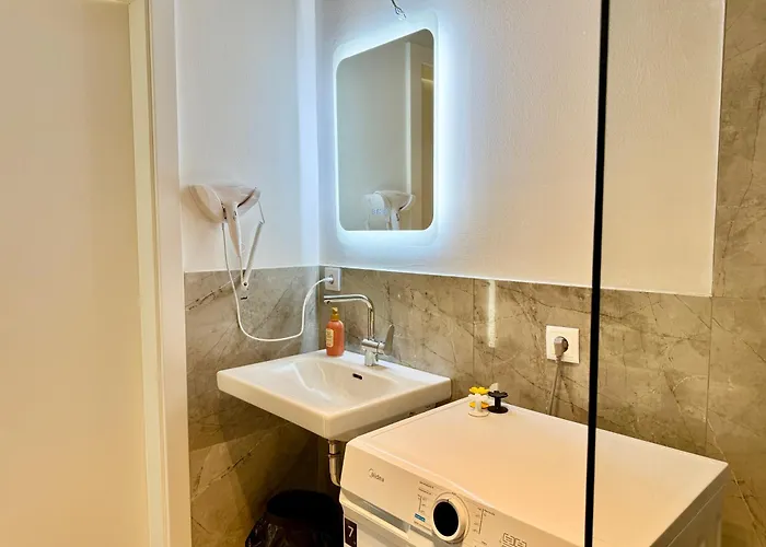 Apartman Modern Stylish With Balcony Near Scs