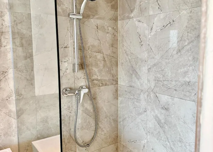 Apartman Modern Stylish With Balcony Near Scs