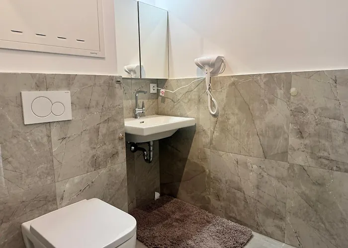 Modern Stylish With Balcony Near Scs *