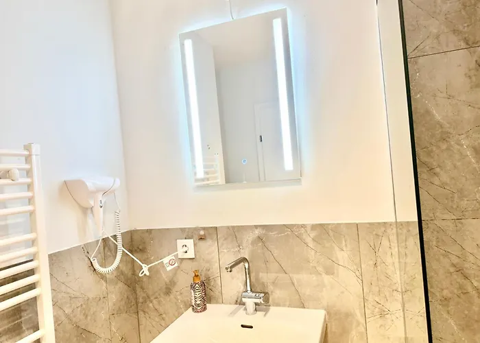 Modern Stylish With Balcony Near Scs Apartman *