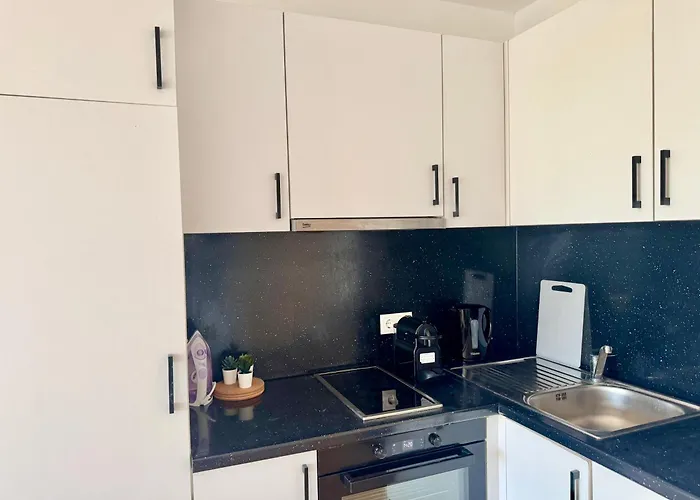 Appartement Modern Stylish With Balcony Near Scs